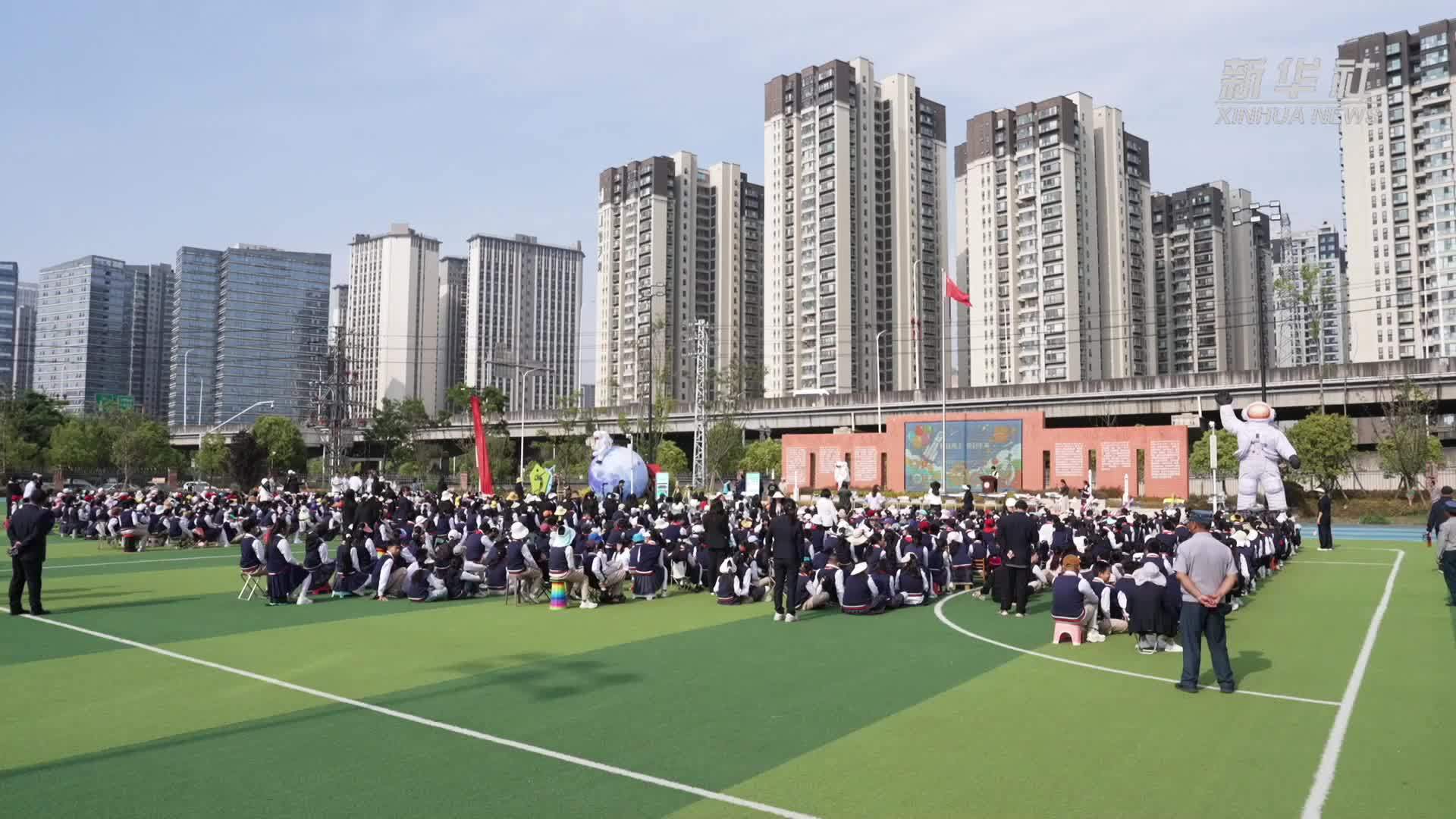 云南昆明：校园科技节点亮少年科创梦