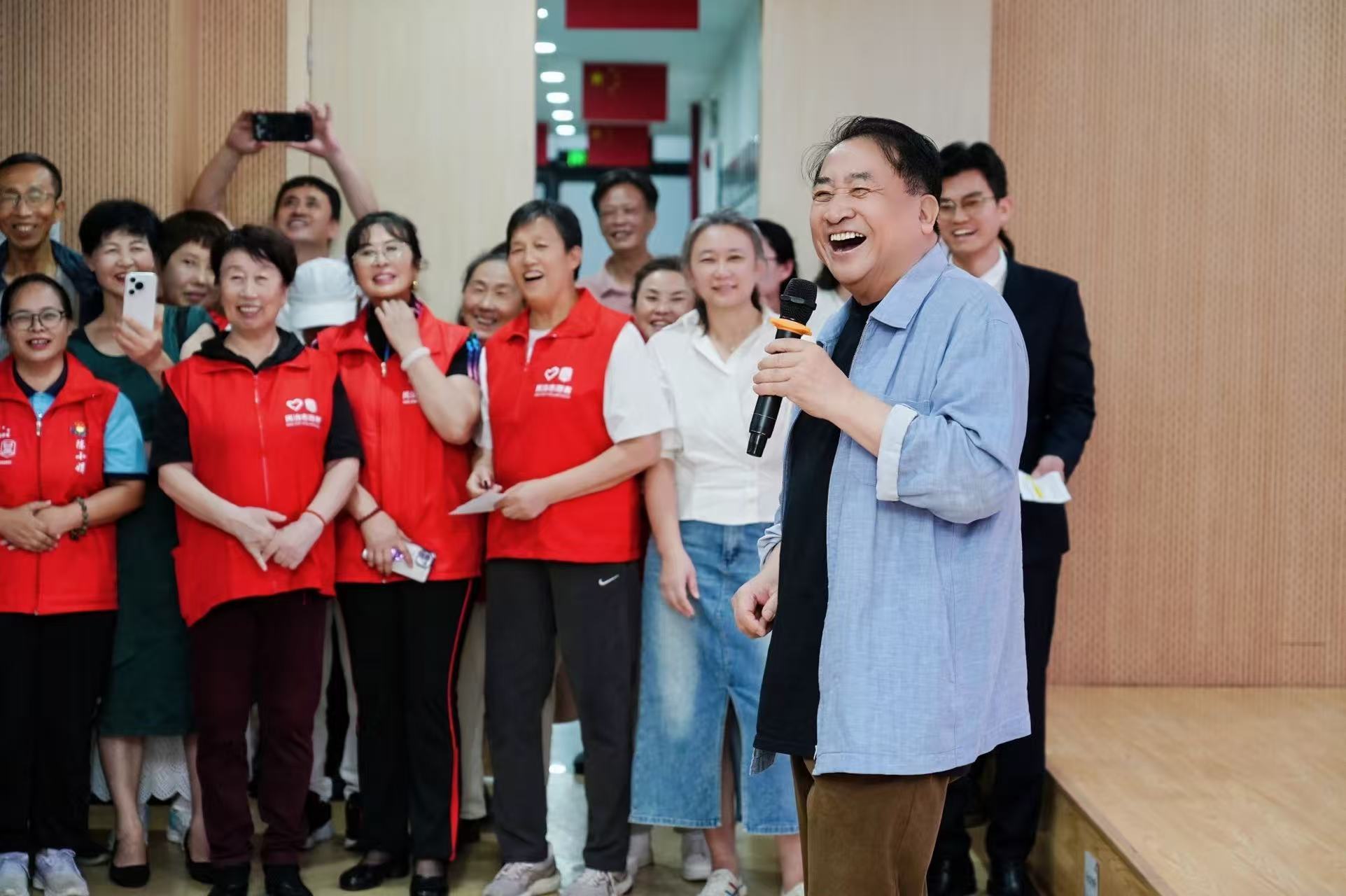 文化惠民润民心 曲艺薪火传龙华——龙华文化名家姜昆深入龙华基层文化阵地，助力文化惠民焕新出彩