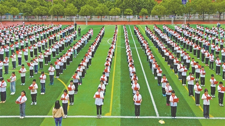 会昌县：诵读经典（图）