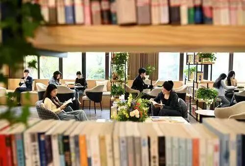 上饶保洁阿姨深夜读书刷屏真正动人的是背后这套“系统”(图3)