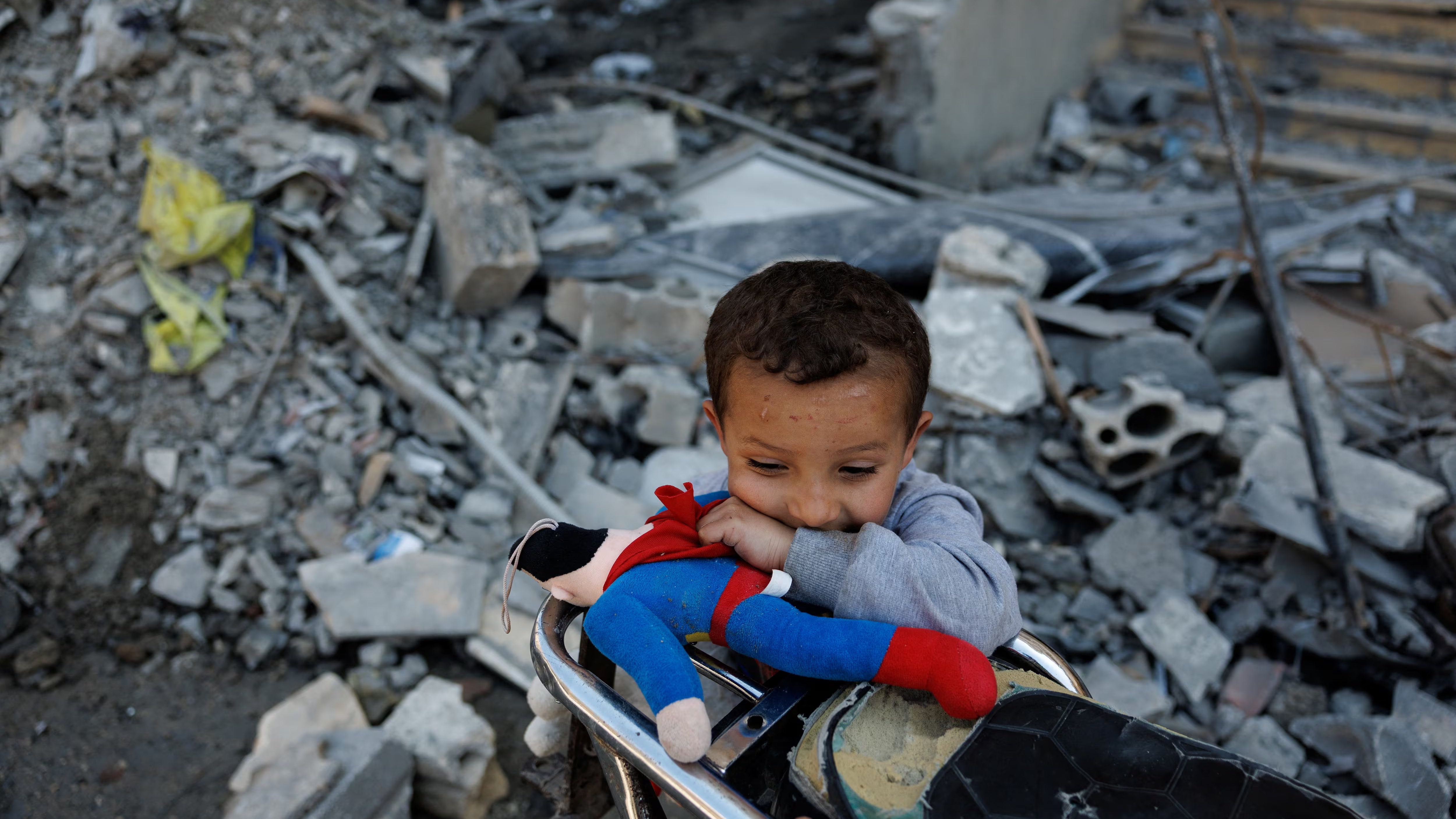 以黎停火再延三周，黎民众怒斥：以军光天化日屠杀青年，我们凭什么相信停火？