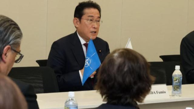 岸田文雄接待北约代表团，高市早苗为何避而不见？