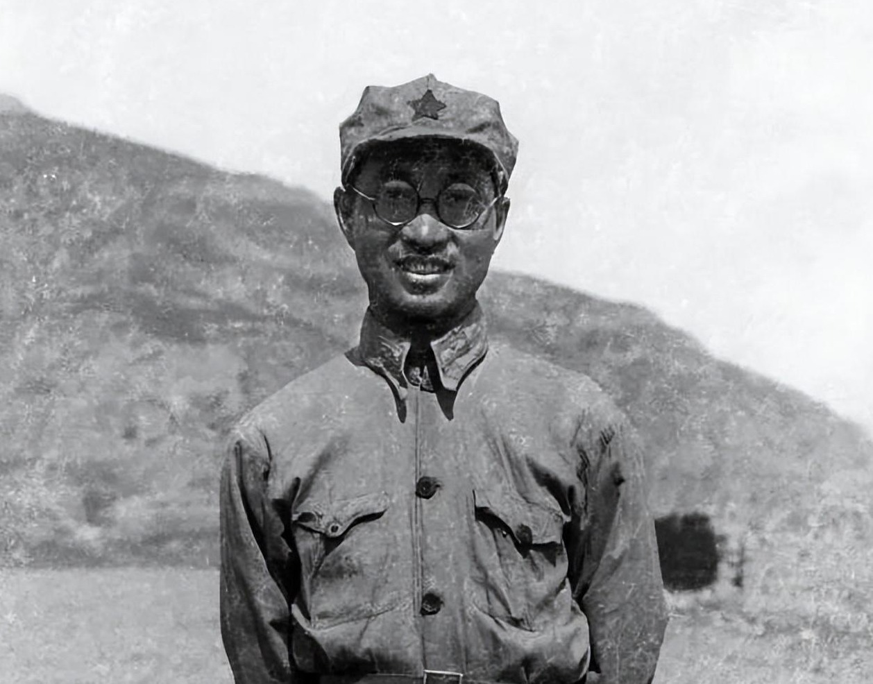 386旅紧缺干部，陈赓看中一个教员，朱德：这东说念主不成当军当事人官