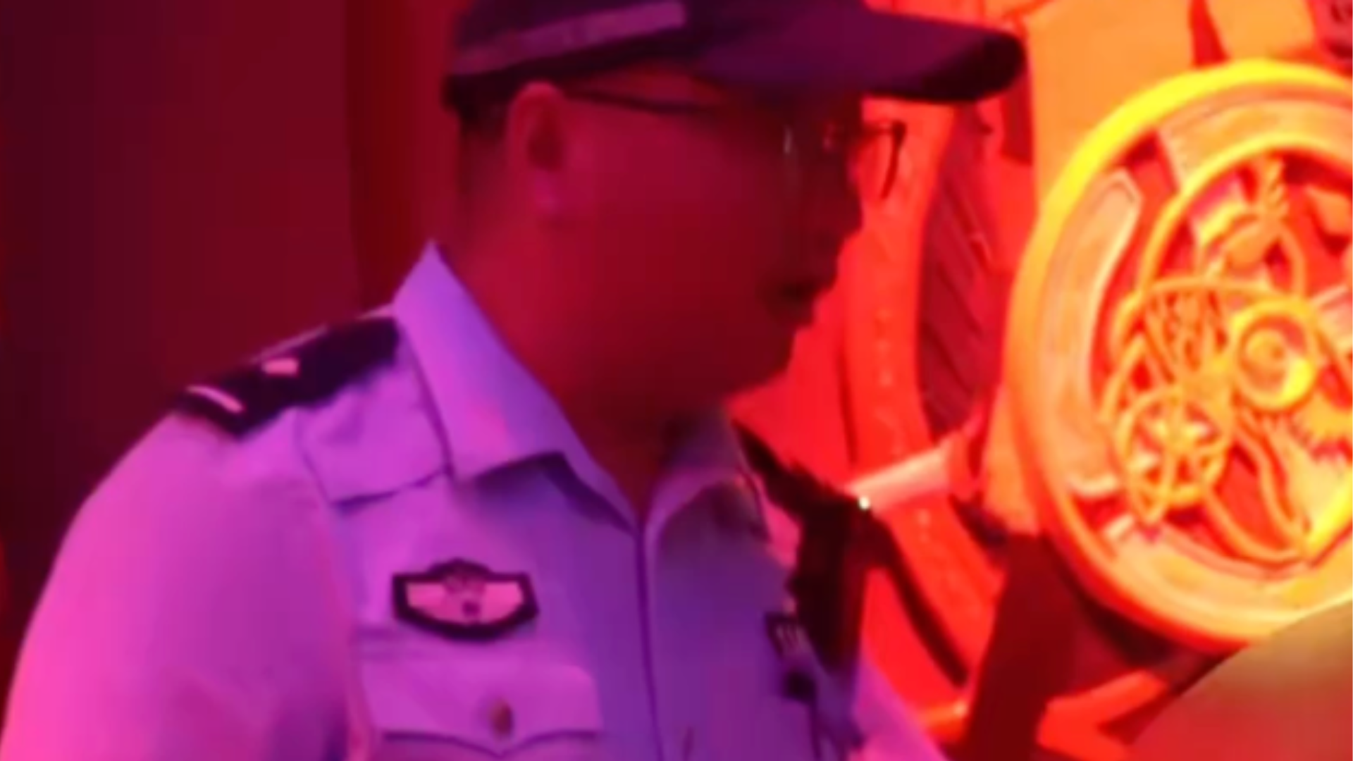 河北曲周KTV服务员涉嫌性侵14岁女孩，官方通报：犯罪嫌疑人已被批捕，涉事酒店罚款2万停业整顿2月，涉事KTV被责令关停并罚款40万