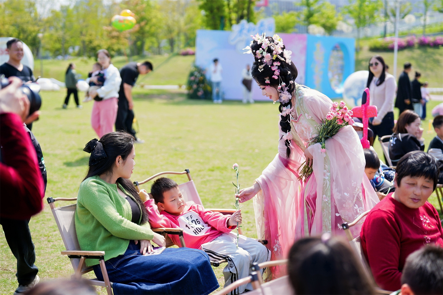 以诗为媒，赴春日之约 北仑举行第十七届“春之约”诗歌朗诵会