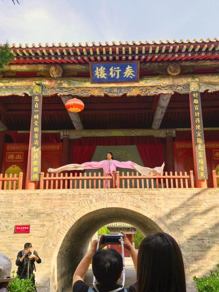 池盐孕古邑 戏台映河东