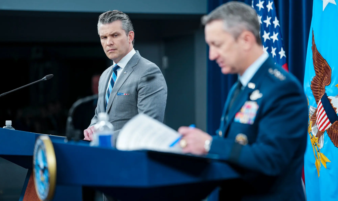 美防长大言不惭：美军应该每年都拿诺贝尔和平奖