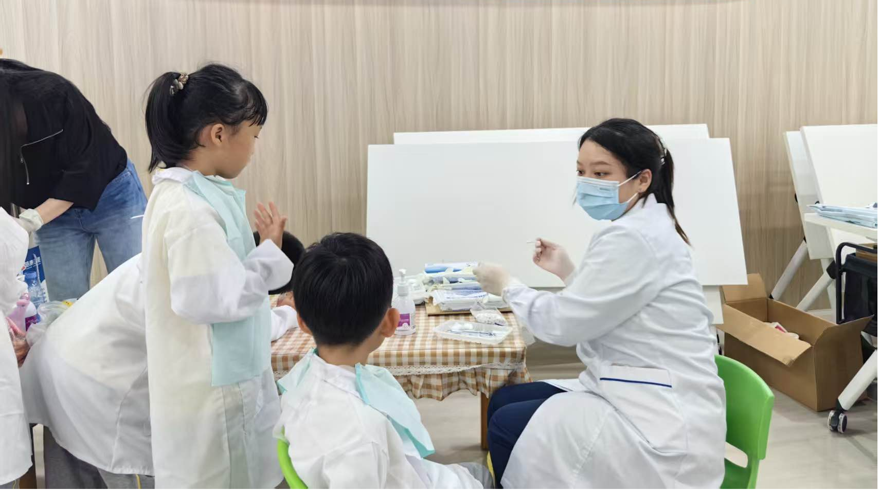 凤凰岗社区携手幼儿园开展口腔健康宣教活动 寓教于乐守护儿童灿烂笑容