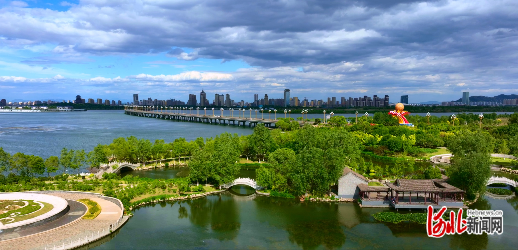 迁安市城市美景。郭强摄