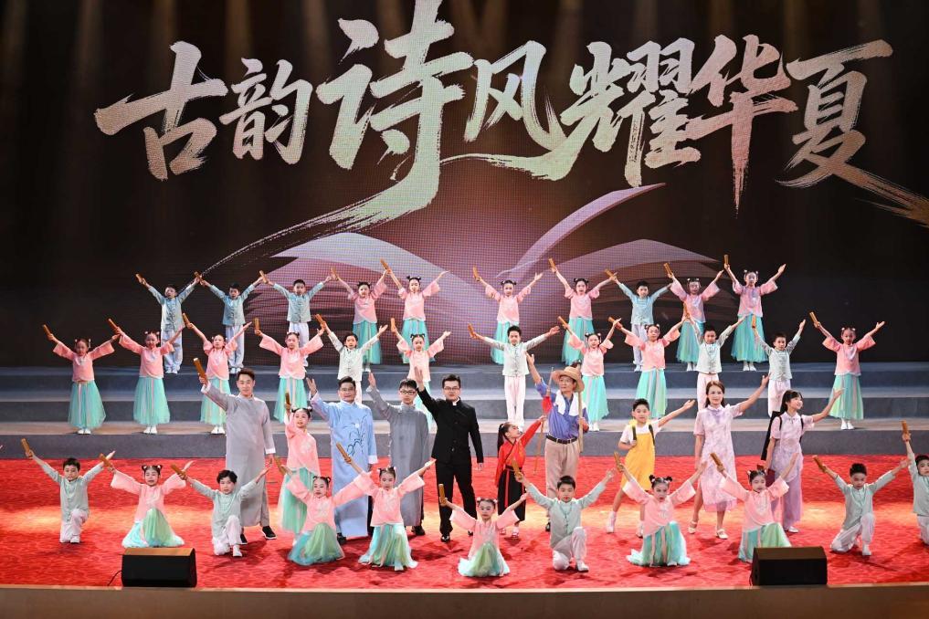 “家有书香诵经典”第五届全民阅读大会&middot;家庭亲子阅读论坛现场。（图片由活动主办方提供）