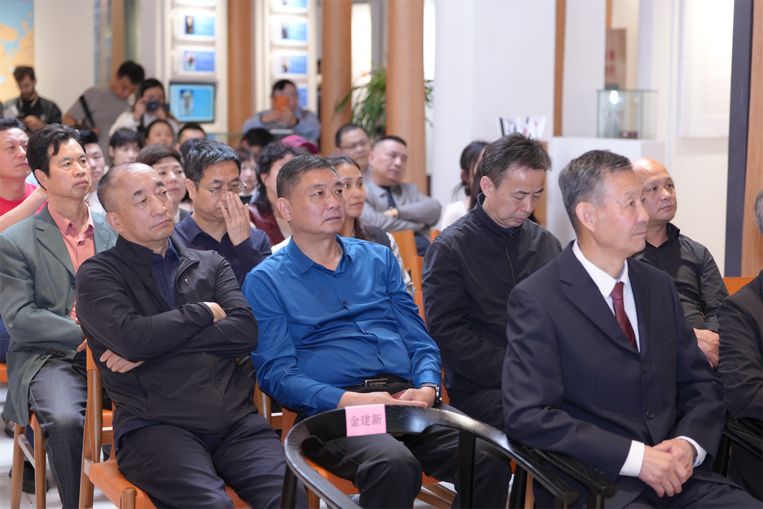 一脉本草香，甬通全球行！中东欧采购商走进宁波，共启中医药国际合作新篇章