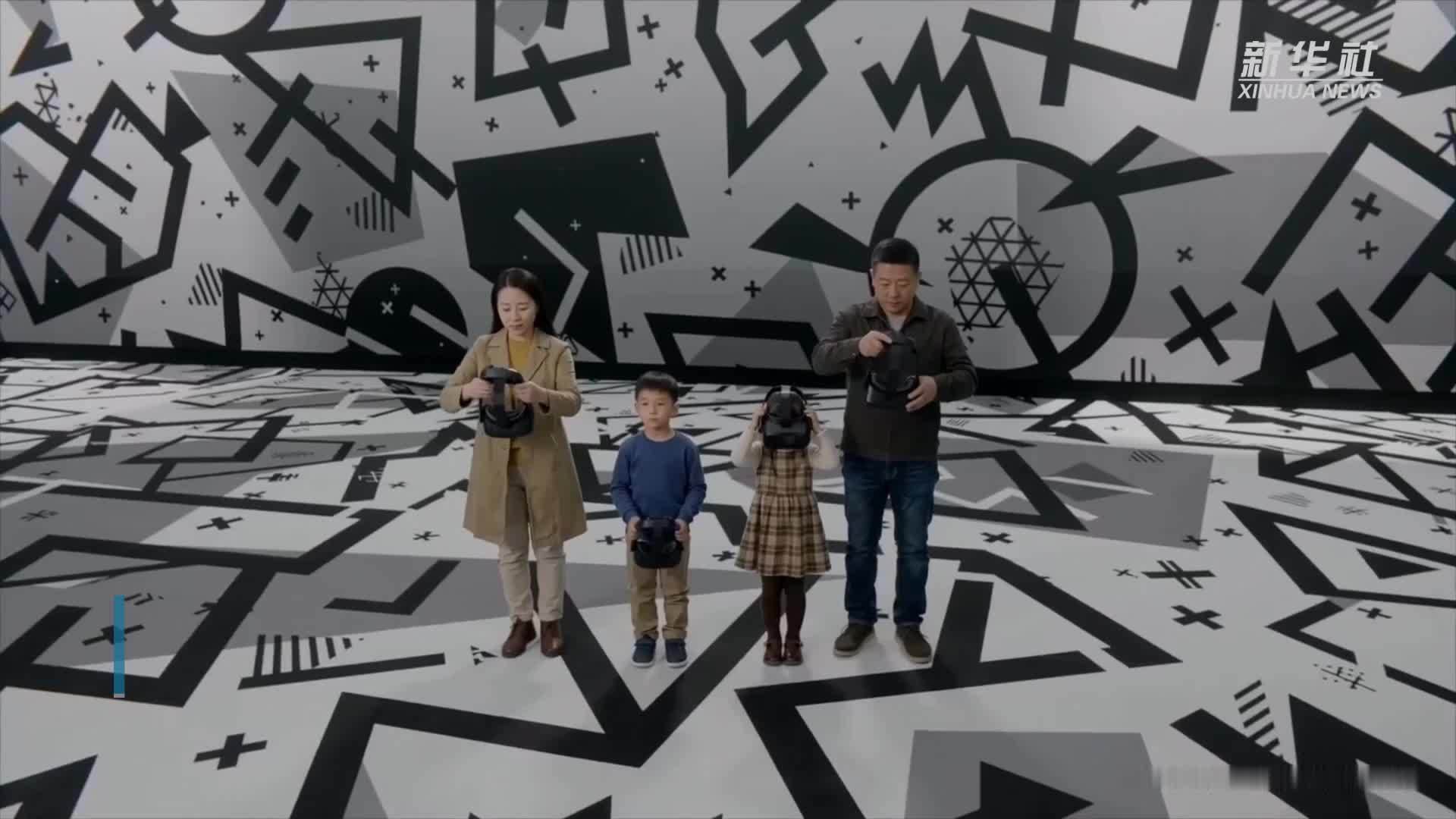 国内首个月背主题沉浸式科普展开幕