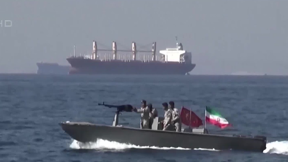 伊朗在霍尔木兹扣押两艘货船，美国却说不违反停火协议