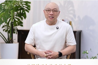 凯叔：在书页中追寻光亮并慢慢长大
