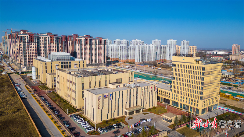 庆阳东数西算产业园区枢纽资源调度区　新甘肃&middot;甘肃日报通讯员　陈飞　摄