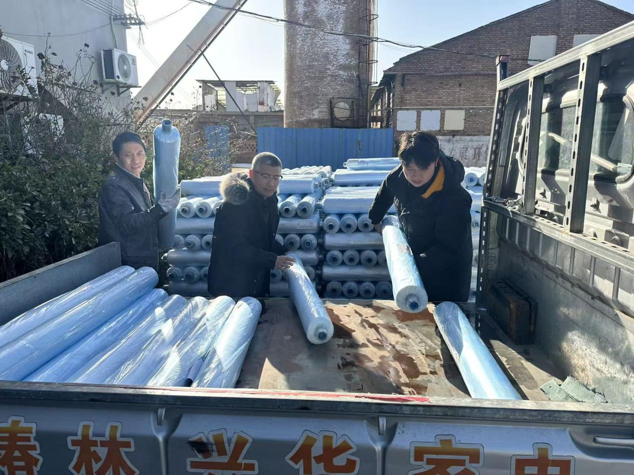 【陕建控股】锦旗映照帮扶路 酥梨飘香促振兴
