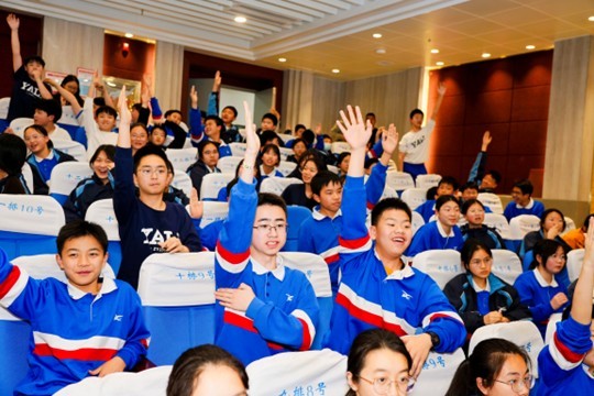 国防科普点亮校园,少年讲书传递书香——2026岳麓书会“悦科普”暨“讲书吧!少年”阅读行动走进中雅培粹双语中学
