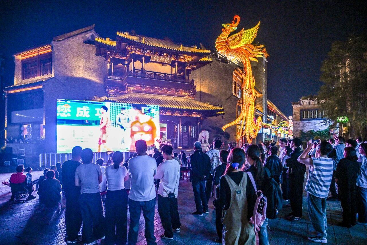 2026徐州“苏超”首秀：三万人喊“彩”，一座城同频