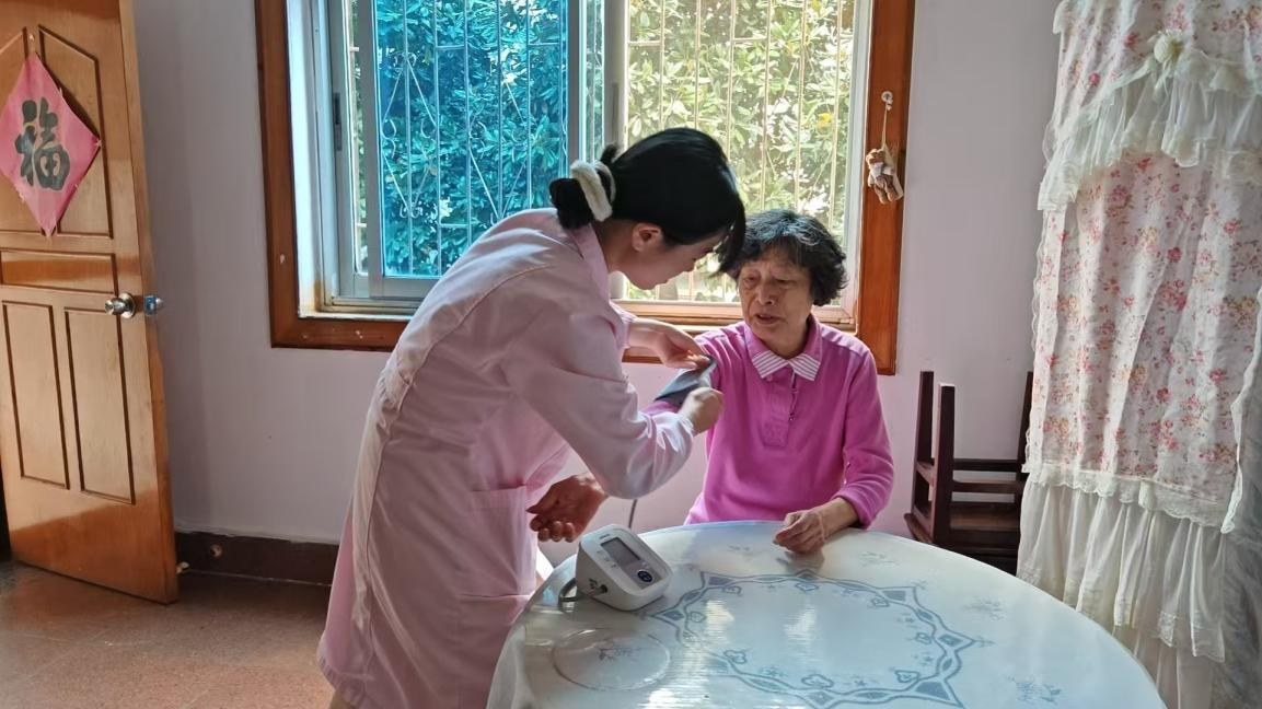 上门测血压、签约家庭医生，临川这个社区暖心服务“零距离”