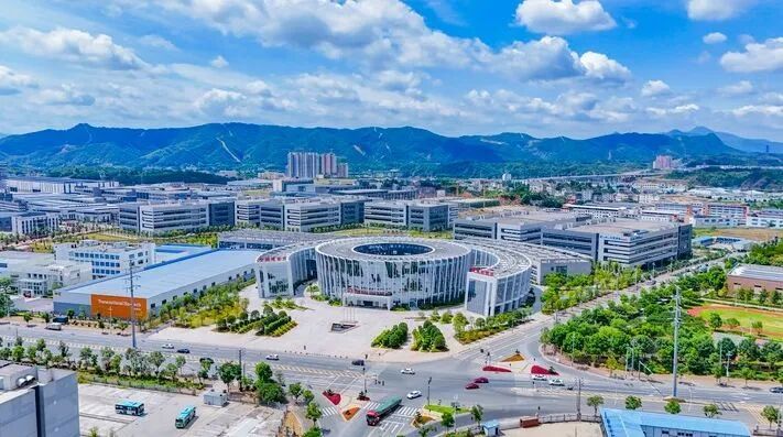 位于赣州高新区的中国稀土集团稀金谷产业促进中心。新华社发（薛顺鑫 摄）