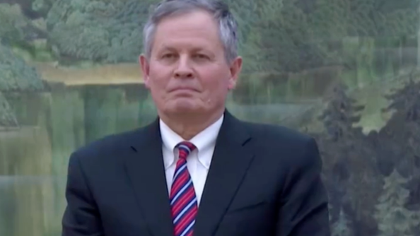 特朗普派亲信访华想试探什么？