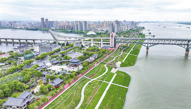 长江岸线尽显生态之美（图）