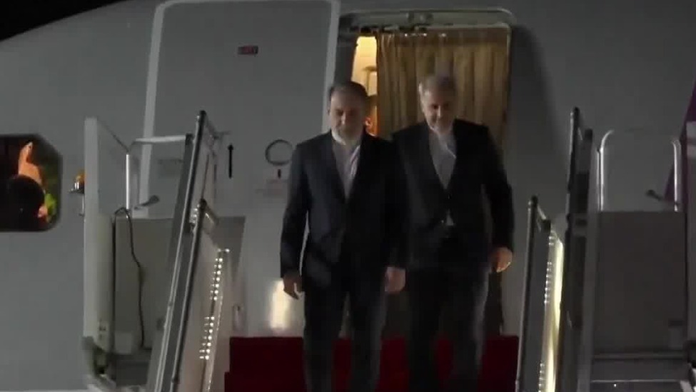 伊朗外长抵达巴基斯坦，否认将会晤美方