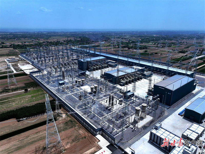 “陇电入鲁”工程庆阳换流站　新甘肃&middot;甘肃日报通讯员　赵彩霞　摄