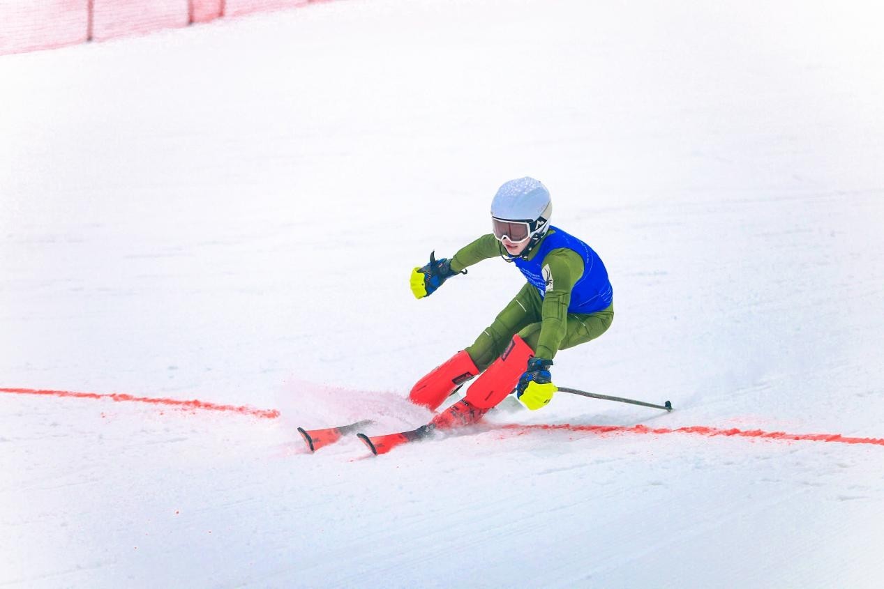 深港联袂，冰雪破界｜FIS首届亚洲室内高山滑雪锦标赛在深圳盛大开幕