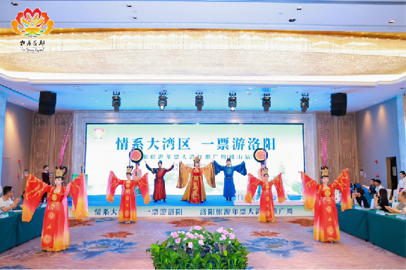 图为：活动现场