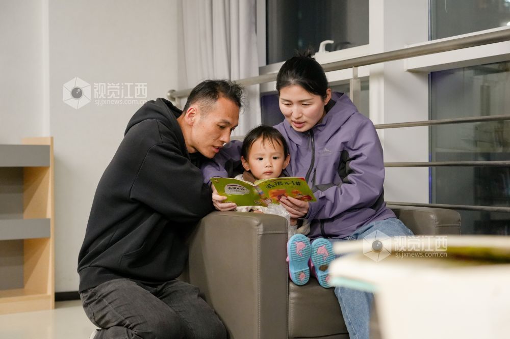 江西萍乡：乐享阅读 迎接“世界读书日”（图）