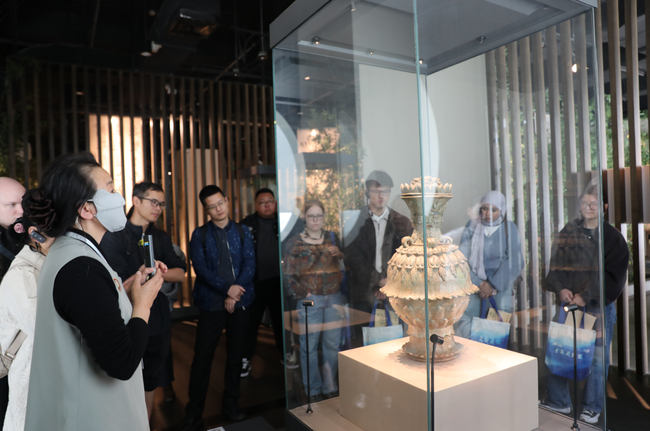 世界读书日特别策划：国际青年长江路文脉深度读城之旅圆满举行