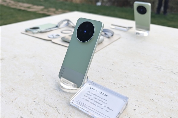 蓝厂首款Pro Max旗舰来了！vivo X500 Pro Max测试中：最强天玑旗舰