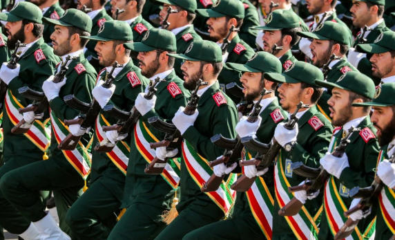 特朗普：伊朗财政濒临崩溃，军方发不出工资