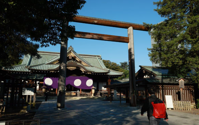 展示反对“拜鬼”条幅,韩国籍男子在靖国神社附近被捕