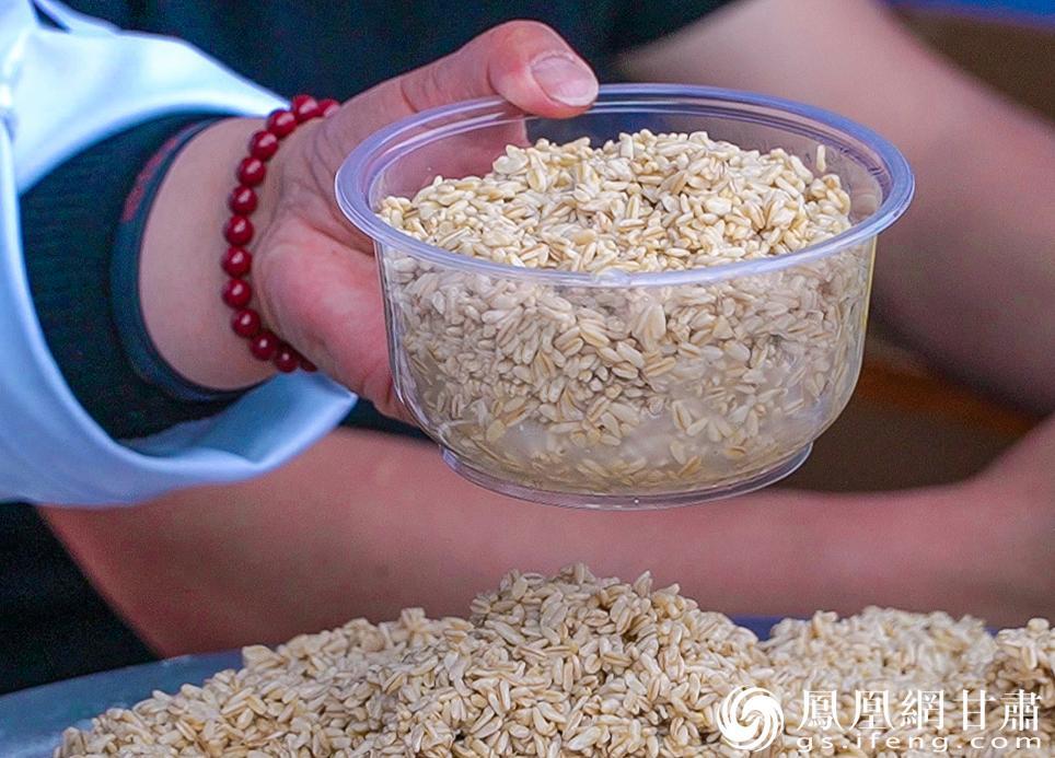 甜醅子是兰州的传统小吃，口感酸甜醇厚带有酒香。李德宇　摄