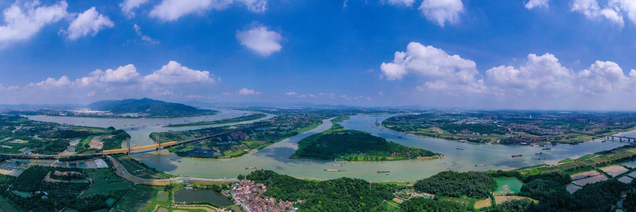 三江汇流地理奇观。
