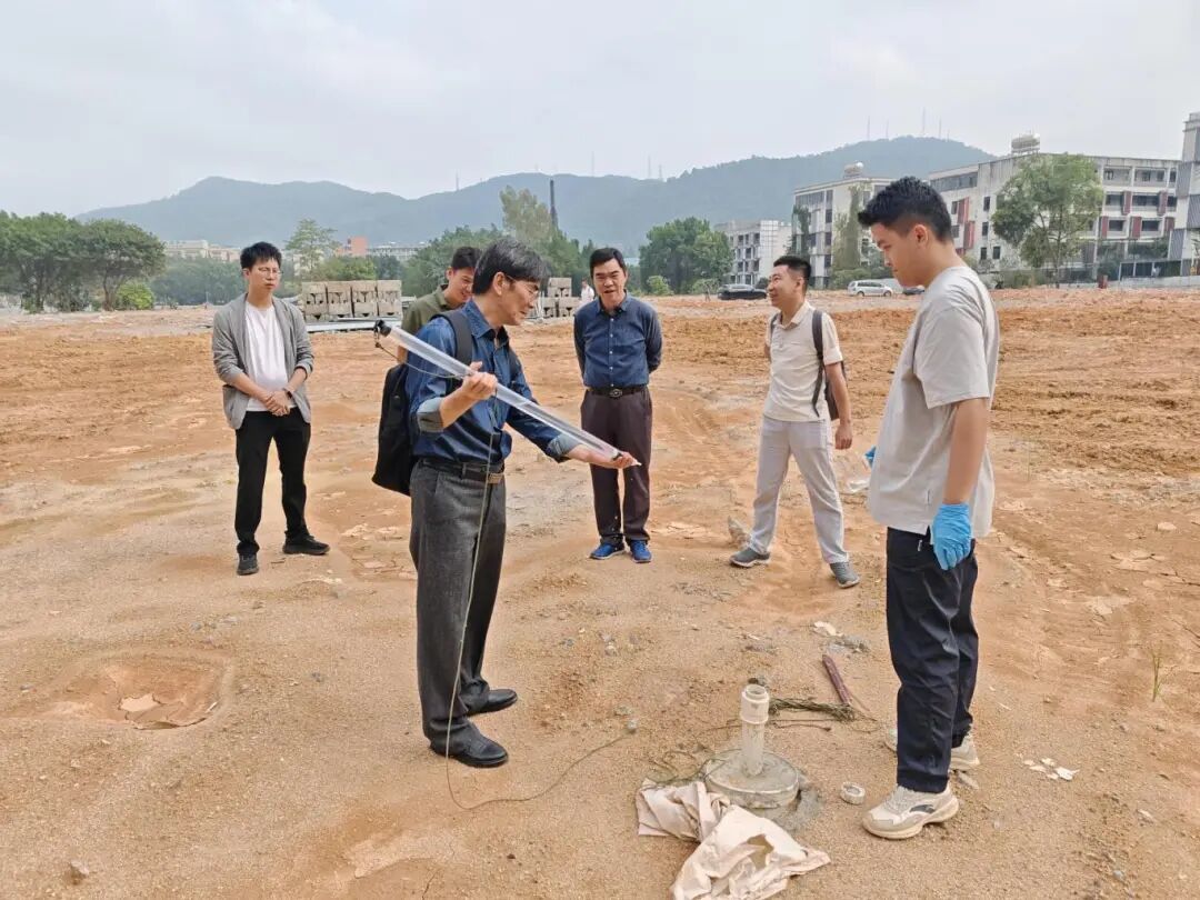 图：专家组进行现场质控