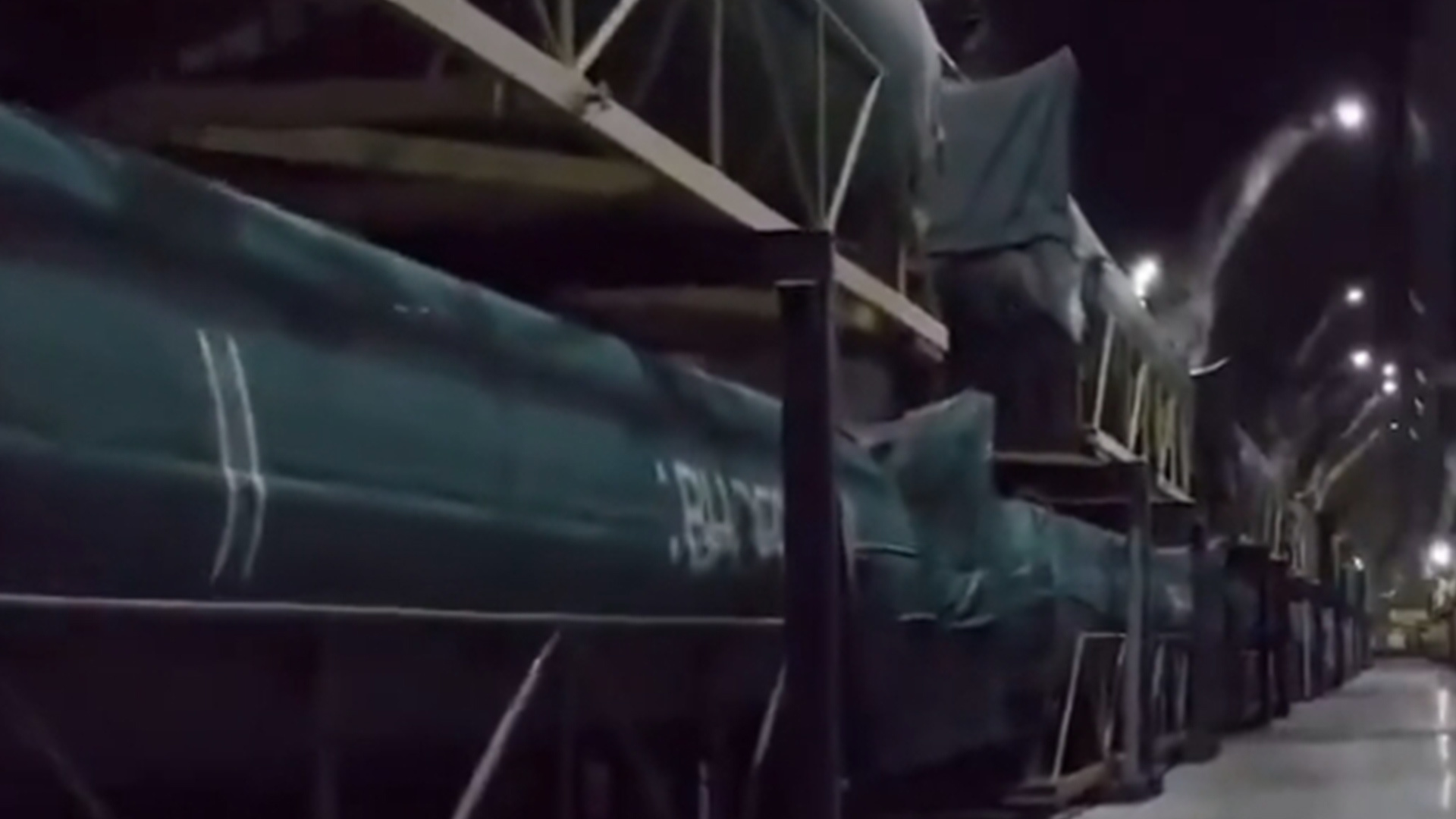 满仓都是导弹和无人机！伊朗军方自曝库存，“官兵们将直面敌人，手握武器，等待命令，随时准备献出生命”