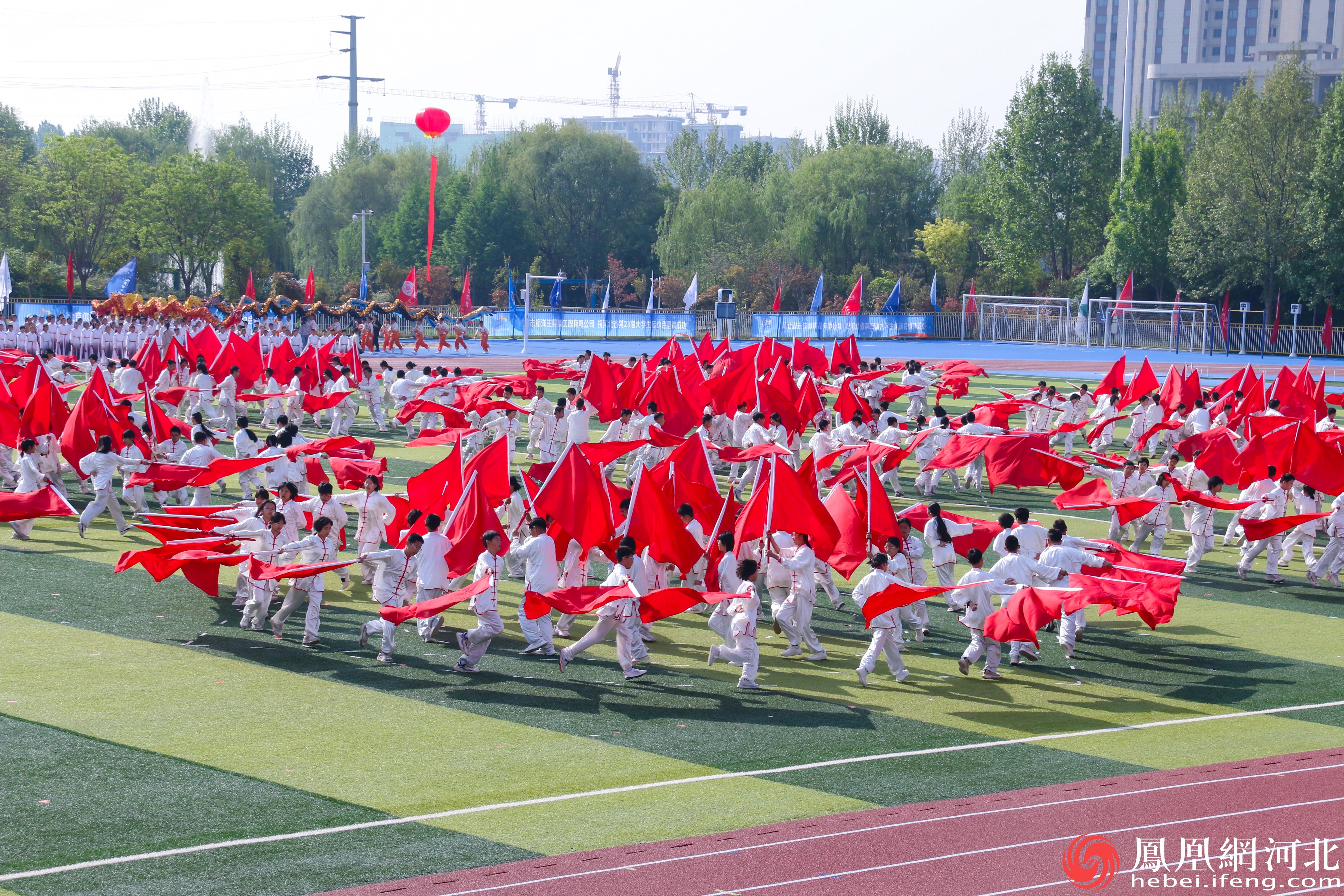 开幕式现场 李卓然摄