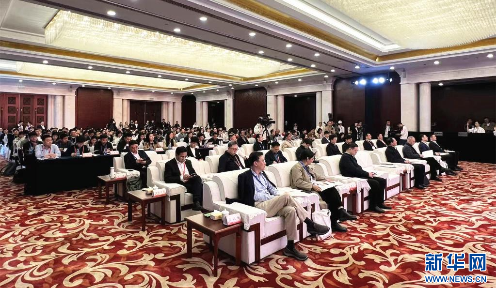 “青春年少好读书”青少年阅读论坛现场。新华网 王晓震 摄