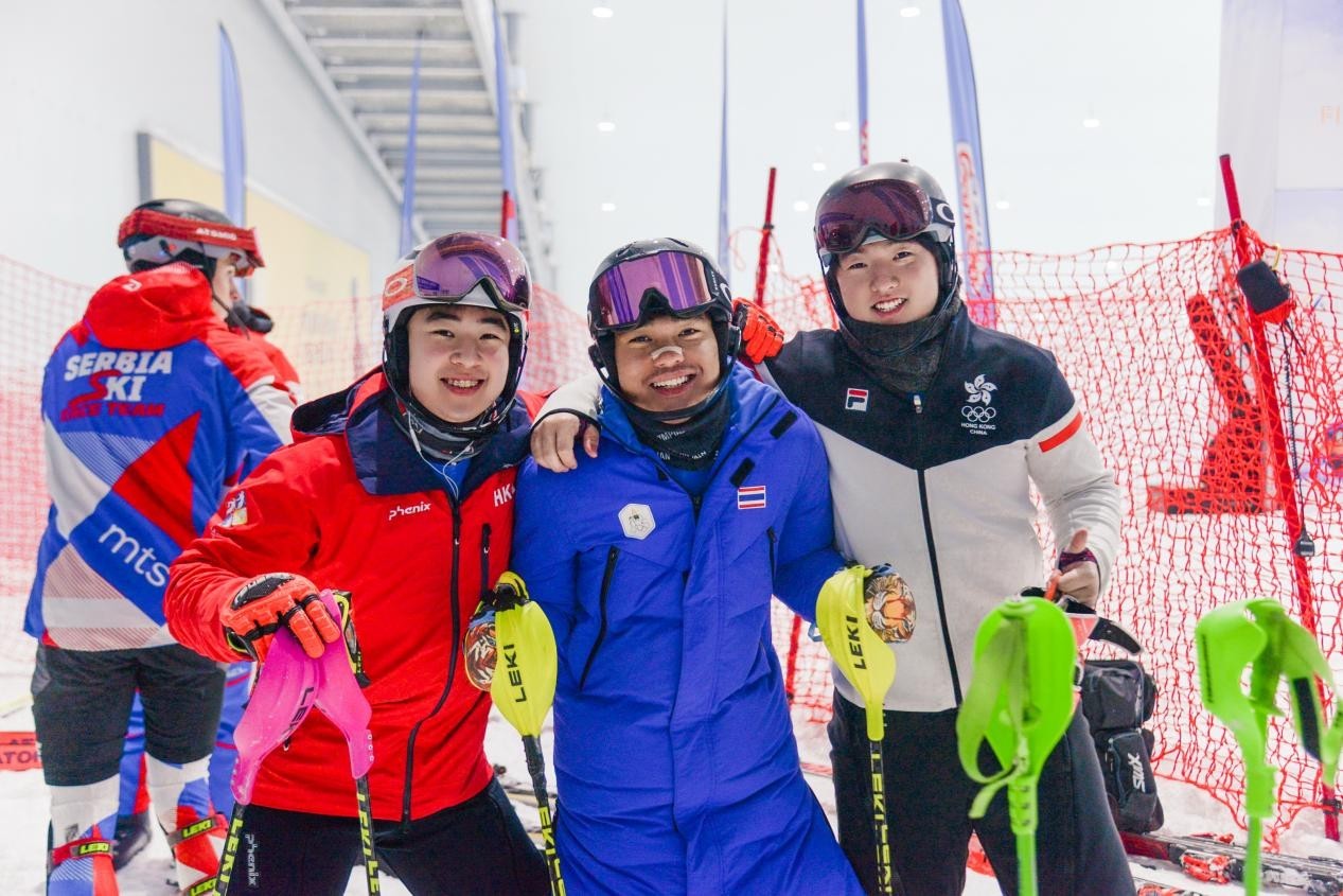 深港联袂，冰雪破界｜FIS首届亚洲室内高山滑雪锦标赛在深圳盛大开幕