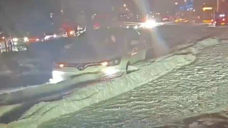昆明遭冰雹袭击，车辆挡风玻璃被砸穿，机场多处漏水