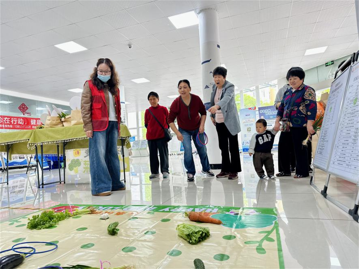 地球日，鄞州这群“志愿红”太拼了！套圈、变脸、洗垃圾桶……垃圾分类还能这么玩？