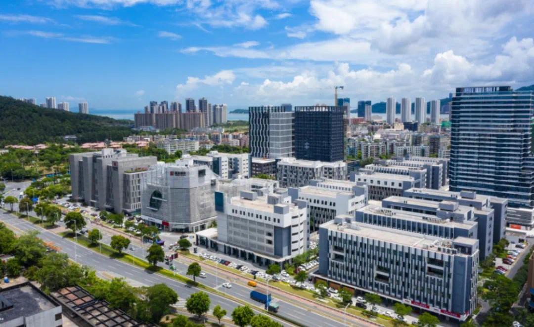 全国首批 珠海港湾1号科创园获评工信部标准级科技企业孵化器