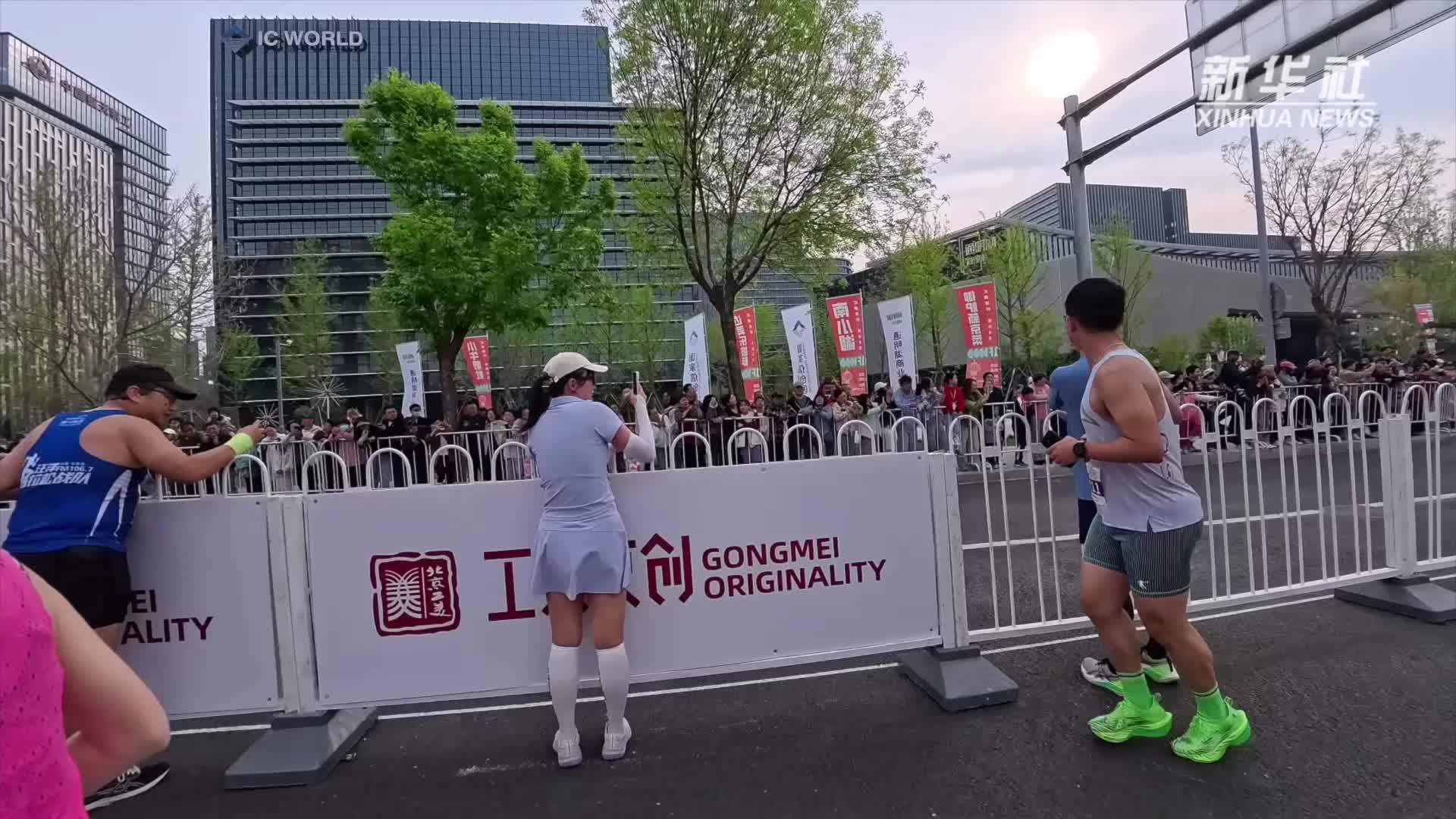 机器人跑马拉松有多快？记者亲测