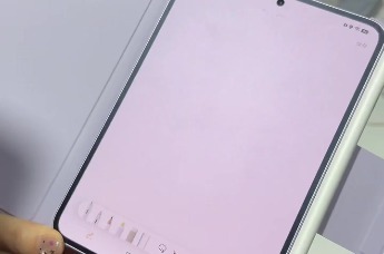 实拍OPPO Pad mini柔光版莫奈紫：现场体验与详解