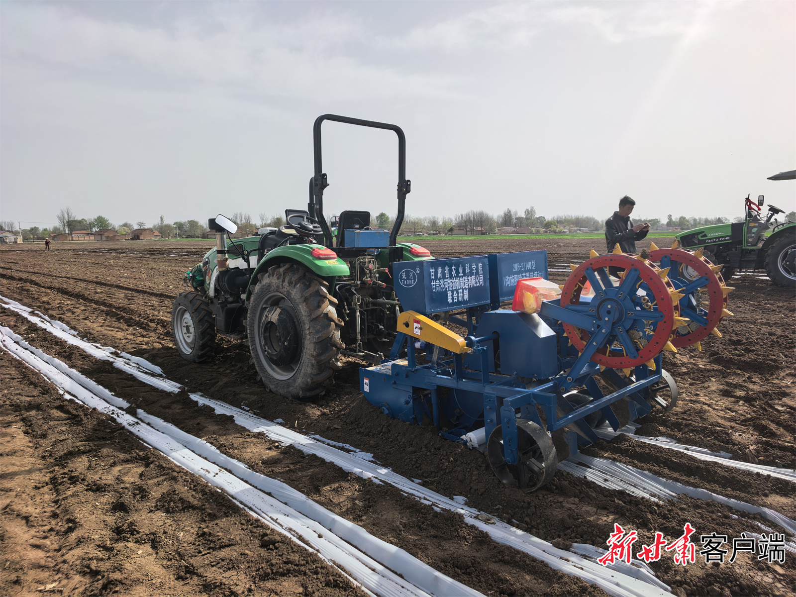 智慧农机播种现场