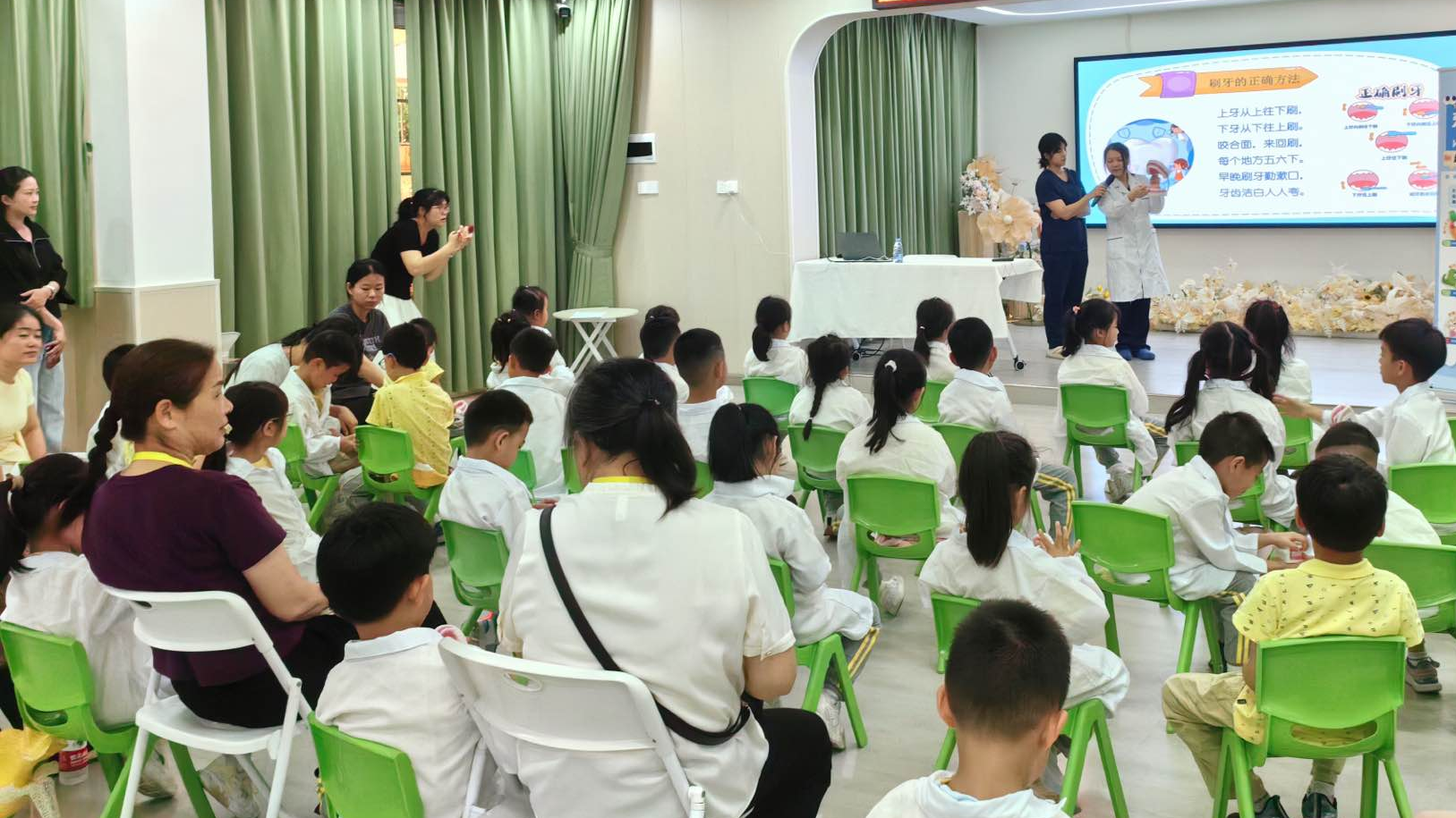 凤凰岗社区携手幼儿园开展口腔健康宣教活动 寓教于乐守护儿童灿烂笑容