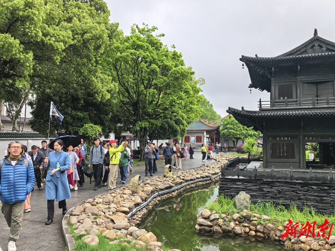 4月13日至15日，“春在湘江”海峡两岸艺术交流活动走进岳阳。湖南日报全媒体记者 张璇 摄